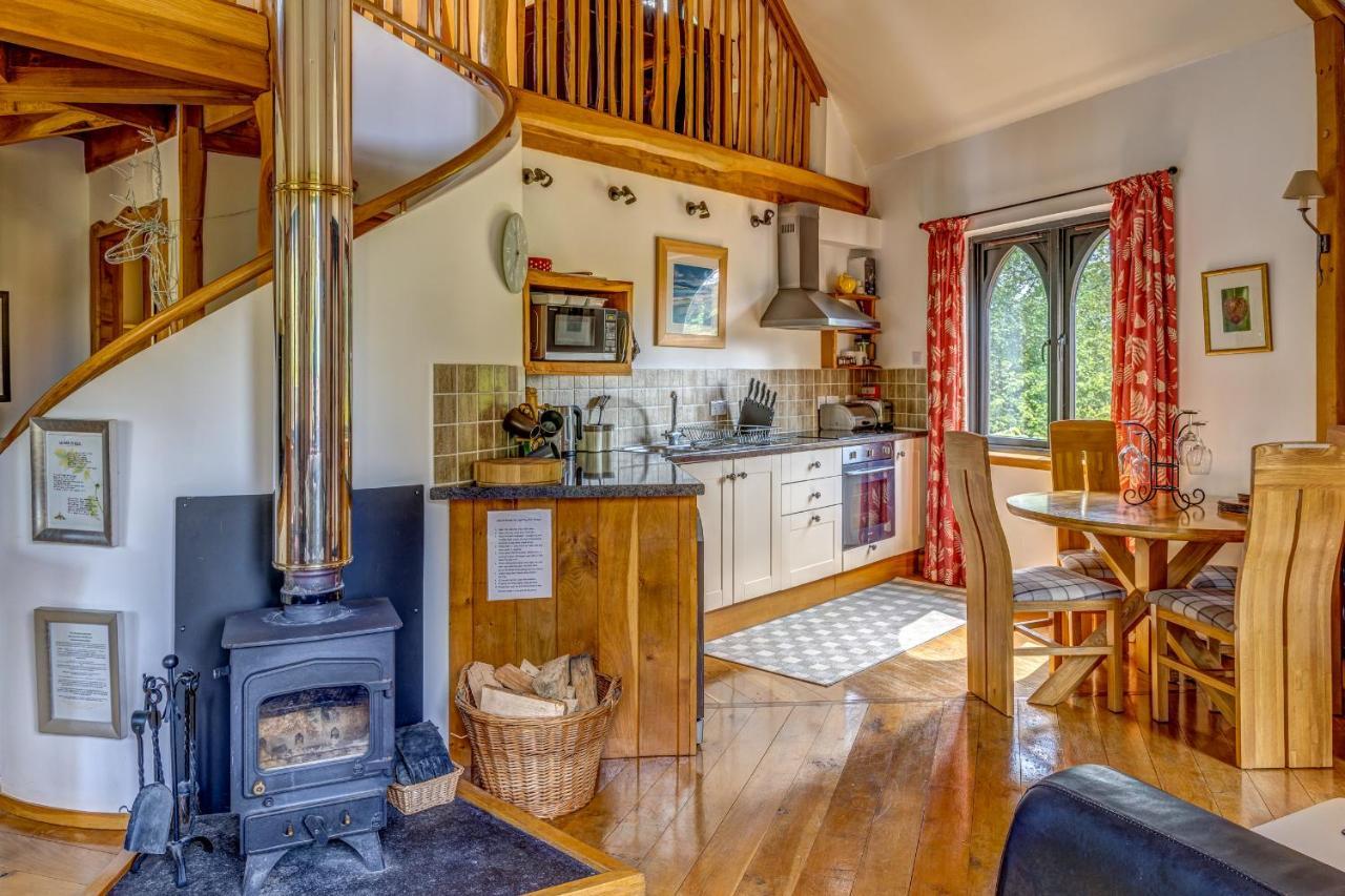 Villa Kinlochlaich Tree House Appin Esterno foto